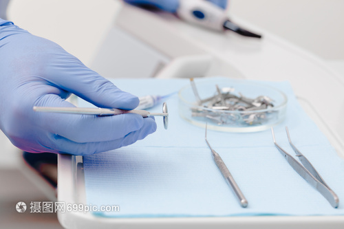 牙科器械 口腔醫(yī)生的得力助手與日?？谇恍l(wèi)生用品